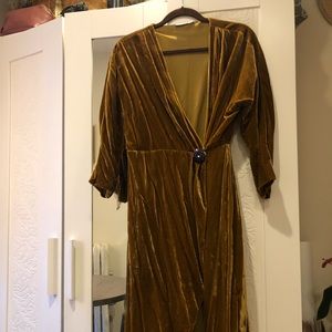 Medium Gold Wrap Dress - Mango